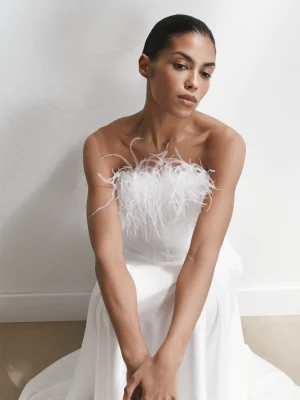 Corset with textured feather milk 2