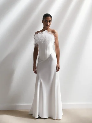 Corset with textured feather milk 4